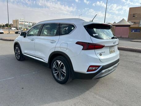 Riyadh, Vehicles, Cars & Trucks , SAR 69000,  Hyundai Santa Fe,  2020,  Automatic,  194000 KM,    Full Options With Sunroof (7 Seats SUV Family Used Car) 1st Owner