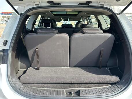 Riyadh, Vehicles, Cars & Trucks , SAR 69000,  Hyundai Santa Fe,  2020,  Automatic,  194000 KM,    Full Options With Sunroof (7 Seats SUV Family Used Car) 1st Owner