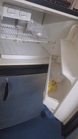 Riyadh, Electronics, SAR 350,  Refrigerator. (fridge)