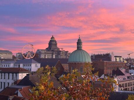 Brussels, Apartments/Houses, EUR 2450/month,  3 BR,  260 Sq. Meter,  Roof Top Loft With Terrace Near Sablon/Grand