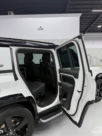 Riyadh, Vehicles, Cars & Trucks , SAR 220000,  Land Rover Defender,  2020,  Automatic,  128000 KM,    Full Options