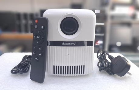 Manama, Computers, BHD 22,  New 4K Smart Android Projector Built In Youtube + PlayStore & Wireless Screen Sharing