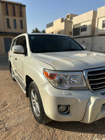 Riyadh, Vehicles, Cars & Trucks , SAR 80000,  Toyota Land Cruiser,  2013,  Automatic,  305000 KM,   GXR V8  For Sale
