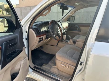 Riyadh, Vehicles, Cars & Trucks , SAR 80000,  Toyota Land Cruiser,  2013,  Automatic,  305000 KM,   GXR V8  For Sale