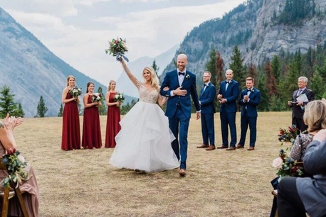 Calgary, Travel, Discover Stunning Alberta Mountain Wedding Venues In Banff