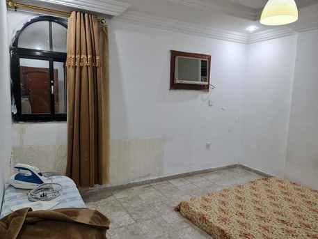 Jeddah, Rooms Available, SAR 1000/month,  Furnished,  16 Sq. Meter,  Room Available For Rent In Specie Restaurant Building