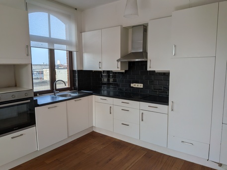 Brussels, Apartments/Houses, EUR 1500/month,  2 BR,  92 Sq. Meter,  Stylish 2-Bedroom Apartment With Office