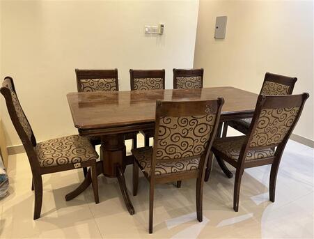 Al Narjis, Furniture, SAR 300,  7 SEATER DINNING TABLE AND NEW CLOTH STAND