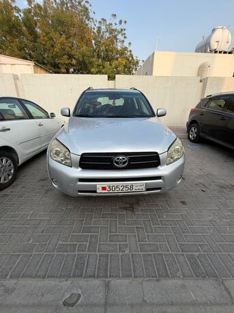 Jidhafs, Vehicles, Cars & Trucks , BHD 2500,  Toyota RAV4,  2008,  Automatic,  200000 KM,  Need To Sale  Car