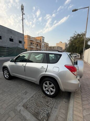 Jidhafs, Vehicles, Cars & Trucks , BHD 2500,  Toyota RAV4,  2008,  Automatic,  200000 KM,  Need To Sale  Car