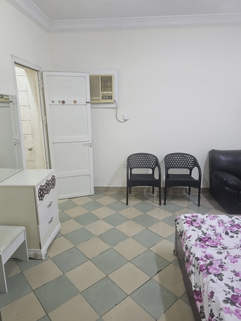 Jeddah, Apts/Flats Wanted, SAR 1400/month,  1 BR,  Family  Flat Near Taj Polyclinic, Mahajar