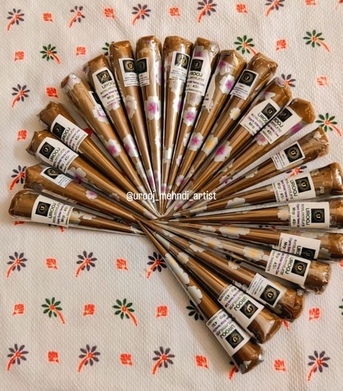 Al Malaz, Fashion & Design, Henna Artist