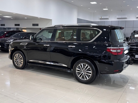 Manama, Vehicles, Cars & Trucks , BHD 16900,  Nissan Patrol Platinum,  2021,  Automatic,  156400 KM,    (Black)