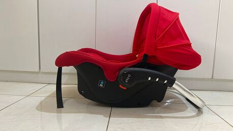 Al Safa, Baby & Kid Stuff, SAR 200,  CAR SEAT AND BABY WALKER