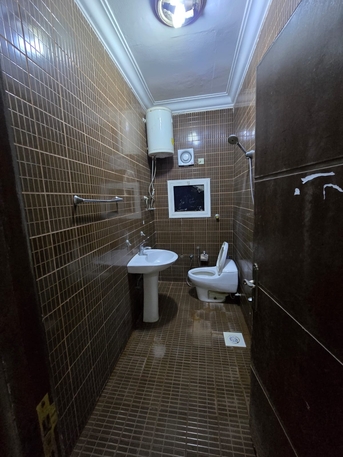 Riyadh, Apartments/Houses, SAR 3000/month,  2 BR,  Family Flat Available Near Jerir Clinic Malaz