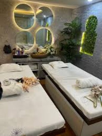 New Delhi, Health, Luxury Spa & Massage Services At Thalasso Spa Defence Colony