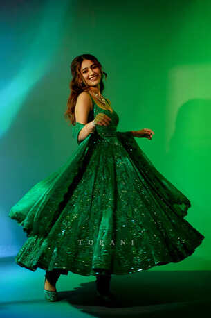 Mumbai, Clothing & Accessories, Finding The Perfect Anarkali Suit For Wedding Celebrations