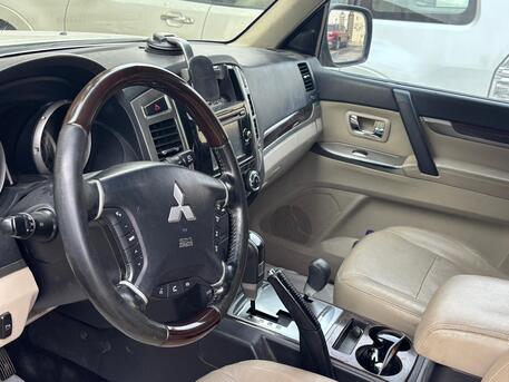 Al Malaz, Vehicles, Cars & Trucks , SAR 52000,  Mitsubishi Pajero,  2016,  Automatic,  199 KM,  Pajero 3.8 V6 GLS - 4x4 With Sunroof And Full Option, 199k Km - 52000 SAR (Negotiable)