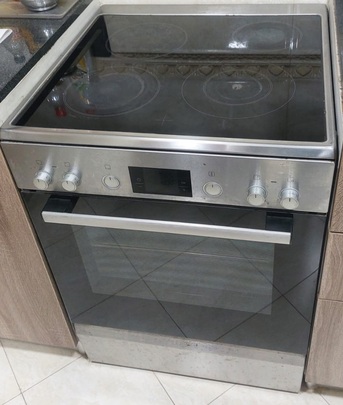 Juffair, Appliances, BHD 80,  Electric Cooking Range Ceramic Base Bosch Brand For Sale