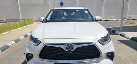 Jeddah, Vehicles, Cars & Trucks , SAR 170000,  Toyota Highlander Hybrid,  2024,  Automatic,  12000 KM,  Toyota Highlander  Limited Pristine Condition, 11k Mileage Only