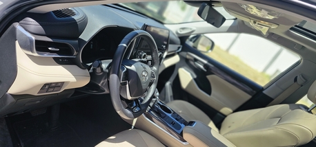 Jeddah, Vehicles, Cars & Trucks , SAR 170000,  Toyota Highlander Hybrid,  2024,  Automatic,  12000 KM,  Toyota Highlander  Limited Pristine Condition, 11k Mileage Only