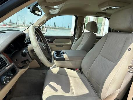 East Riffa, Vehicles, Cars & Trucks , BHD 4700,  Chevrolet Tahoe,  2014,  Automatic,  175000 KM,   MODEL  FOR SALE
