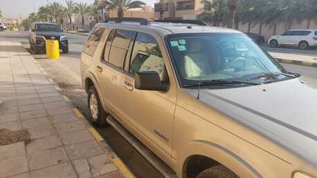 Riyadh, Vehicles, Cars & Trucks , SAR 15000,  Ford Explorer Sport,  2007,  Automatic,  300 KM,