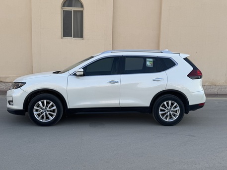Riyadh, Vehicles, Cars & Trucks , SAR 58000,  Nissan X-Trail,  2022,  Automatic,  124000 KM,