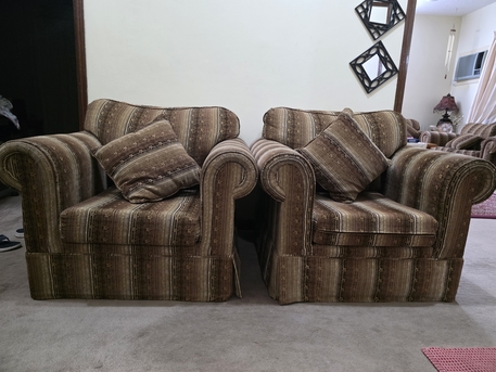 Jubail, Furniture, SAR 620,  Complete 4-Piece Living Room Set: 5-Seater Sofa[3+1+1] + Center Table