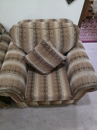 Jubail, Furniture, SAR 620,  Complete 4-Piece Living Room Set: 5-Seater Sofa[3+1+1] + Center Table