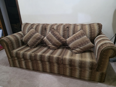 Jubail, Furniture, SAR 620,  Complete 4-Piece Living Room Set: 5-Seater Sofa[3+1+1] + Center Table