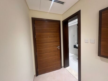 Manama, Apartments/Houses, BHD 430/month,  Furnished,  1 BR,  Sea View  Apartment In Harbour Row | Pool, Gym & Parking