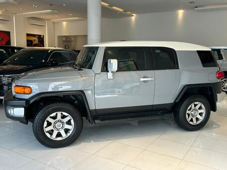 East Riffa, Vehicles, Cars & Trucks , BHD 10800,  Toyota FJ Cruiser,  2020,  Automatic,  90000 KM,   MODEL  FOR SALE