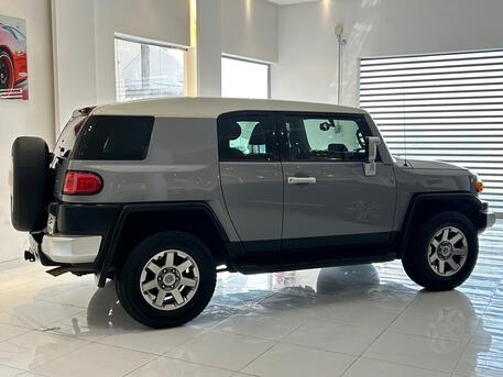 East Riffa, Vehicles, Cars & Trucks , BHD 10800,  Toyota FJ Cruiser,  2020,  Automatic,  90000 KM,   MODEL  FOR SALE