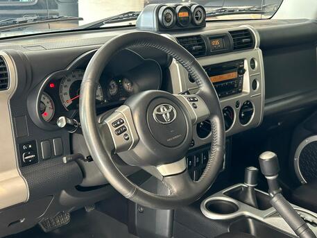 East Riffa, Vehicles, Cars & Trucks , BHD 10800,  Toyota FJ Cruiser,  2020,  Automatic,  90000 KM,   MODEL  FOR SALE