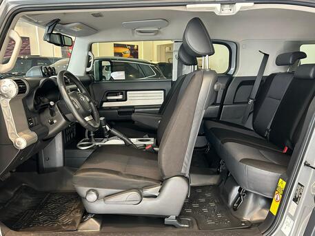 East Riffa, Vehicles, Cars & Trucks , BHD 10800,  Toyota FJ Cruiser,  2020,  Automatic,  90000 KM,   MODEL  FOR SALE