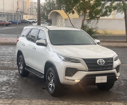 Jeddah, Passenger Transport, Chauffeur Service In Jeddah. Affordable And Premium Service.