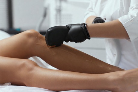 New York, Beautician, N?de Laser Hair Removal & Aesthetics