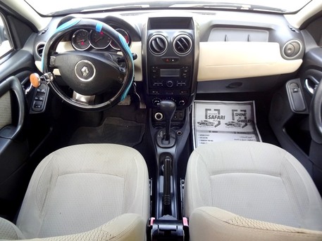 Zinj, Vehicles, Cars & Trucks , BHD 1900,  Renault Duster,  2017,  Automatic,  147000 KM,  LOW BUDGET SUV  FOR SALE 1900 BD NEGO