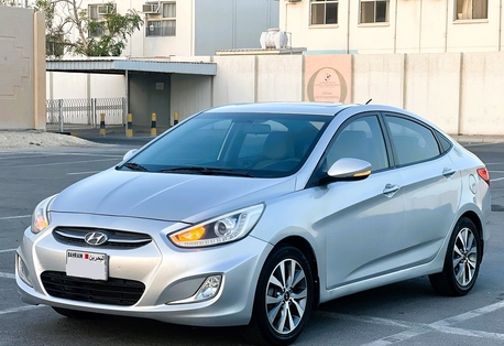 Zinj, Vehicles, Cars & Trucks , BHD 2400,  Hyundai Accent,  2017,  Automatic,  153000 KM,  *URGENT SALE*   Full Option With Sunroof