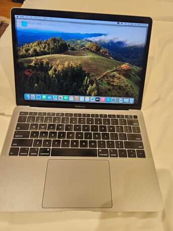 Duba, Computers, SAR 1200,  APPLE TABLET AND LAPTOP FOR SELL