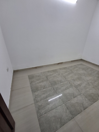 Hoora, Apartments/Houses, BHD 180/month,  2 BR,  2bhk 1bath Closed Kitchen 180bd With Ewa 40bd Limit In Hoora Near Tea House Gosi Mall