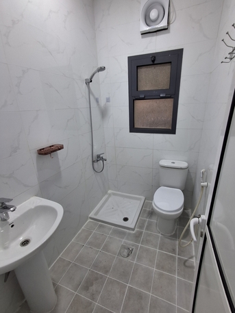 Hoora, Apartments/Houses, BHD 180/month,  2 BR,  2bhk 1bath Closed Kitchen 180bd With Ewa 40bd Limit In Hoora Near Tea House Gosi Mall