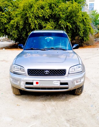 Manama, Vehicles, Cars & Trucks , BHD 1050,  Toyota RAV4,  1999,  300 KM,    Model Excellent Condition FOR Sle