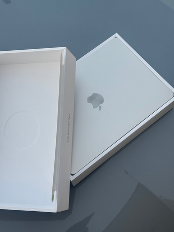 Riyadh, Tablet Computers, SAR 2800,  Macbook Air M2