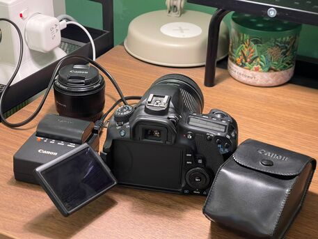 Yanbu, Electronics, SAR 2000,  Want To Sell: Canon EOS 60D Camera With Lens