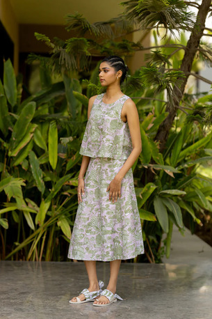 Ahmedabad, Clothing & Accessories, INR 8999,  Is The Linen Tales Of Banaras Skirt Good For Summer?