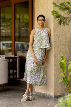 Ahmedabad, Clothing & Accessories, INR 8999,  Is The Linen Tales Of Banaras Skirt Good For Summer?