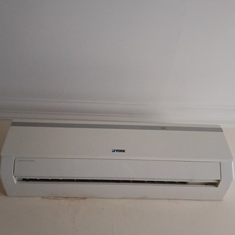 Manama, Electronics, BHD 85,  YORK SPLIT AC 2 Ton