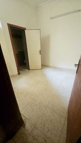 Salmaniya, Apartments/Houses, BHD 120/month,  2 BR,  2 Bedroom Unfurnished Flat For Rent Without Ewa
